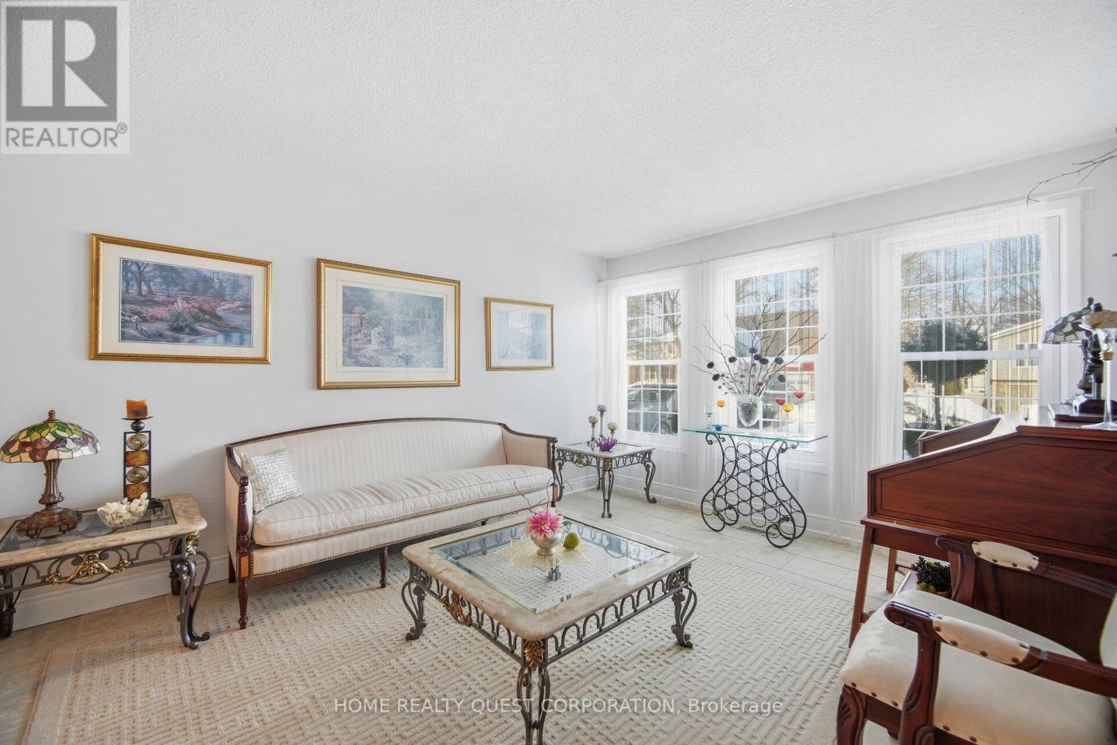 6330 Lorca Crescent, Mississauga (Meadowvale), Ontario  L5N 2J4 - Photo 5 - W12752554