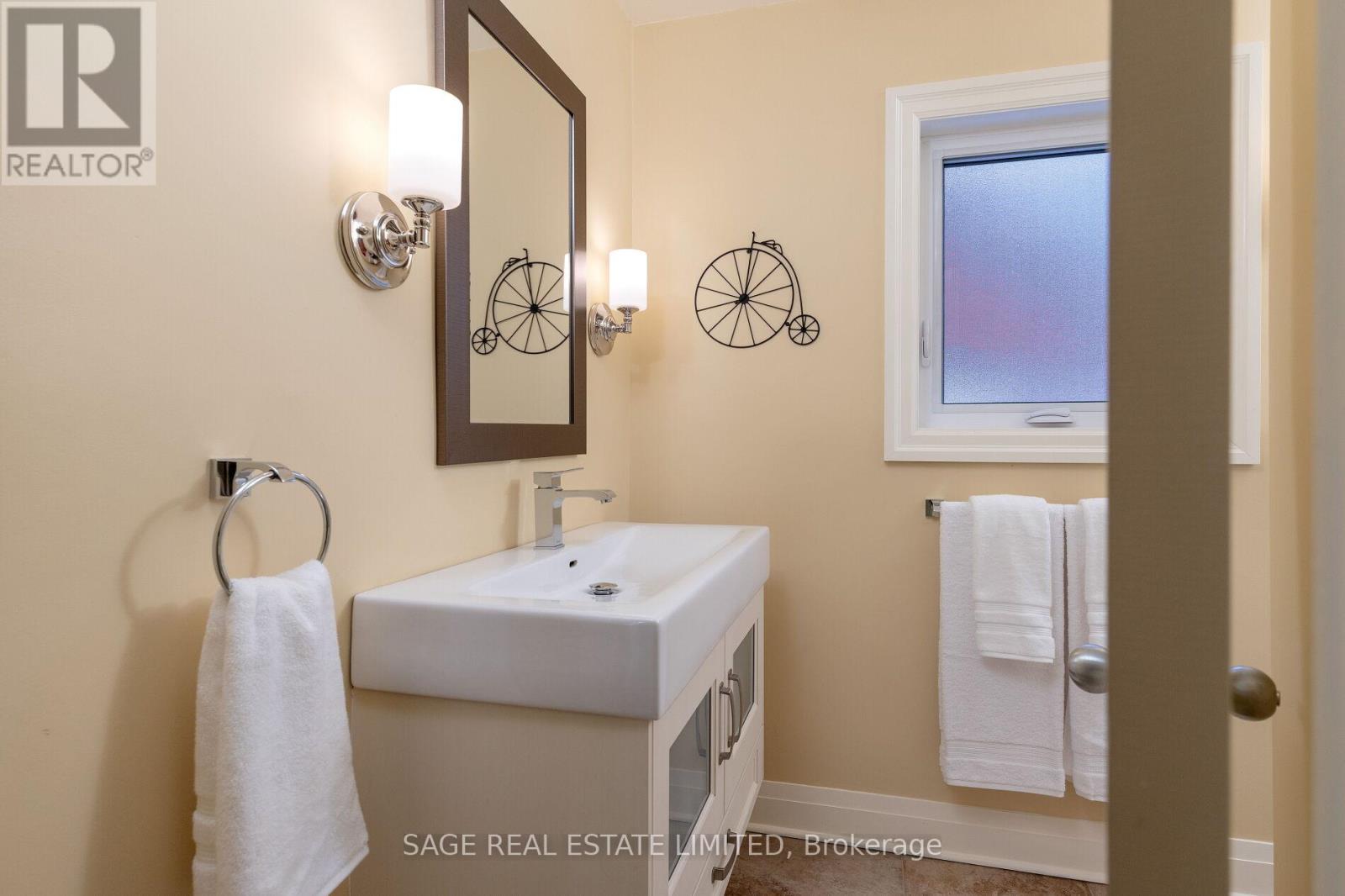 4 Elstree Road, Toronto, Ontario  M9A 3Z1 - Photo 21 - W12752506