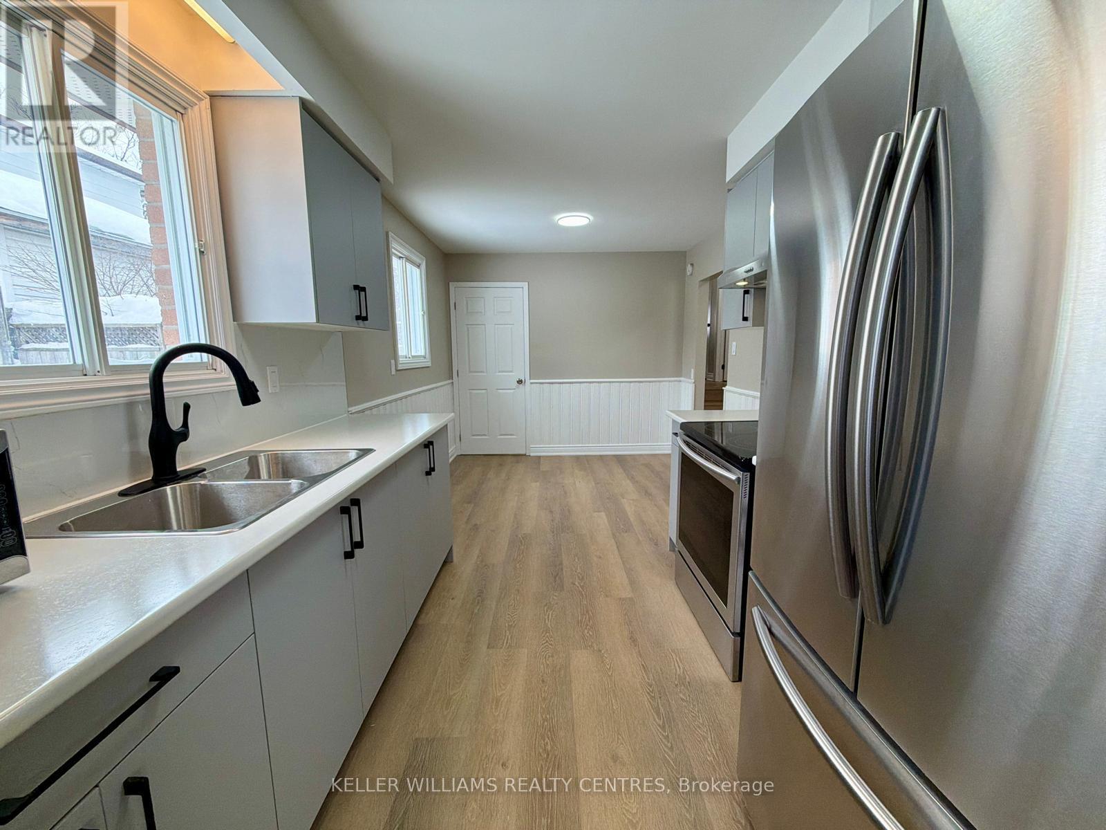 27 Sylvia Street, Barrie (Grove East), Ontario  L4M 5J2 - Photo 13 - S12759204