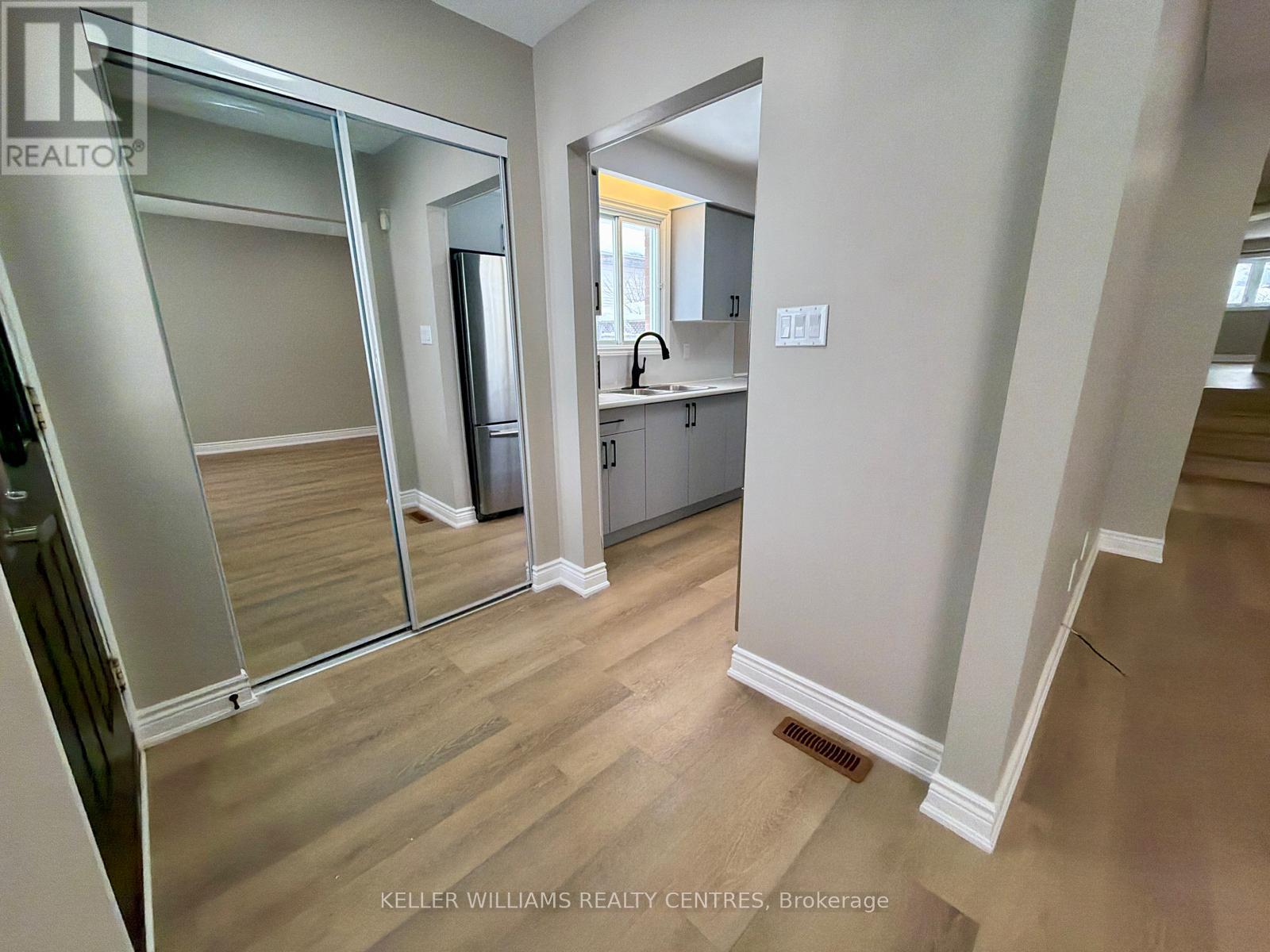 27 Sylvia Street, Barrie (Grove East), Ontario  L4M 5J2 - Photo 4 - S12759204