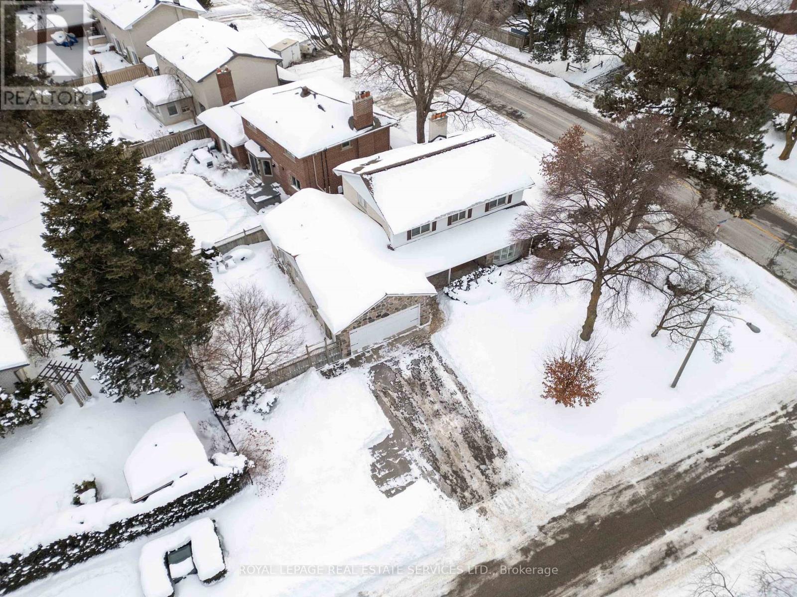 2 Cherry Post Crescent, Toronto, Ontario  M9C 2K1 - Photo 40 - W12752690