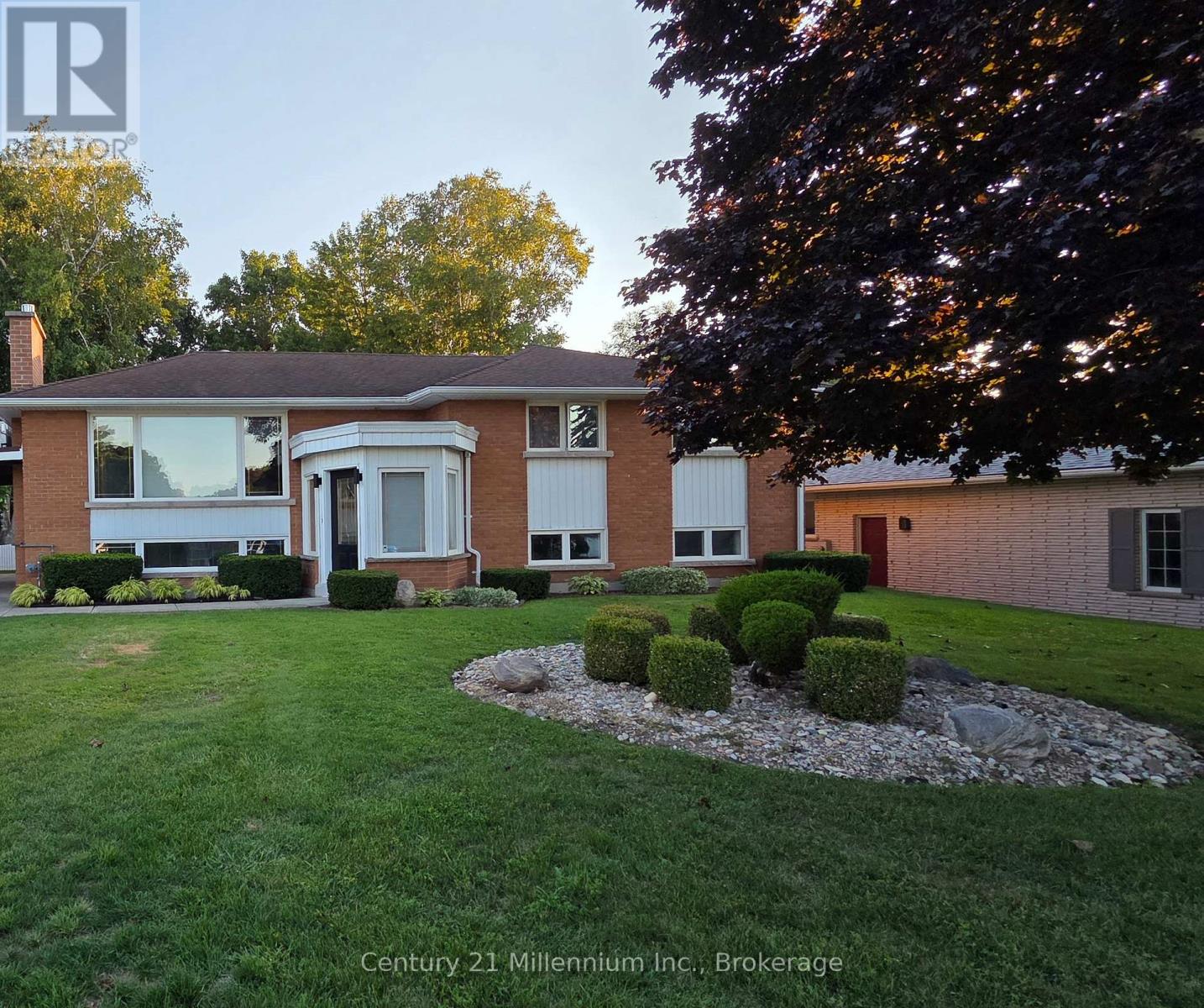 Unit 2 - 398 Kingsway Street E, Kincardine, Ontario  N2Z 1W3 - Photo 2 - X12753670