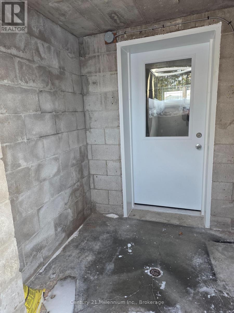 Unit 2 - 398 Kingsway Street E, Kincardine, Ontario  N2Z 1W3 - Photo 8 - X12753670