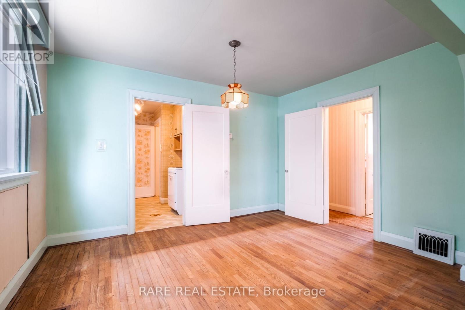 1141 Glengrove Avenue, Toronto (Yorkdale-Glen Park), Ontario  M6B 2K5 - Photo 13 - W12753452