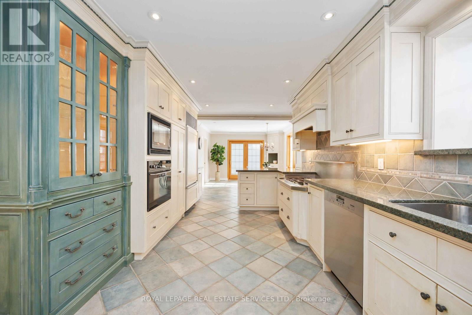 2 Cherry Post Crescent, Toronto, Ontario  M9C 2K1 - Photo 13 - W12752690