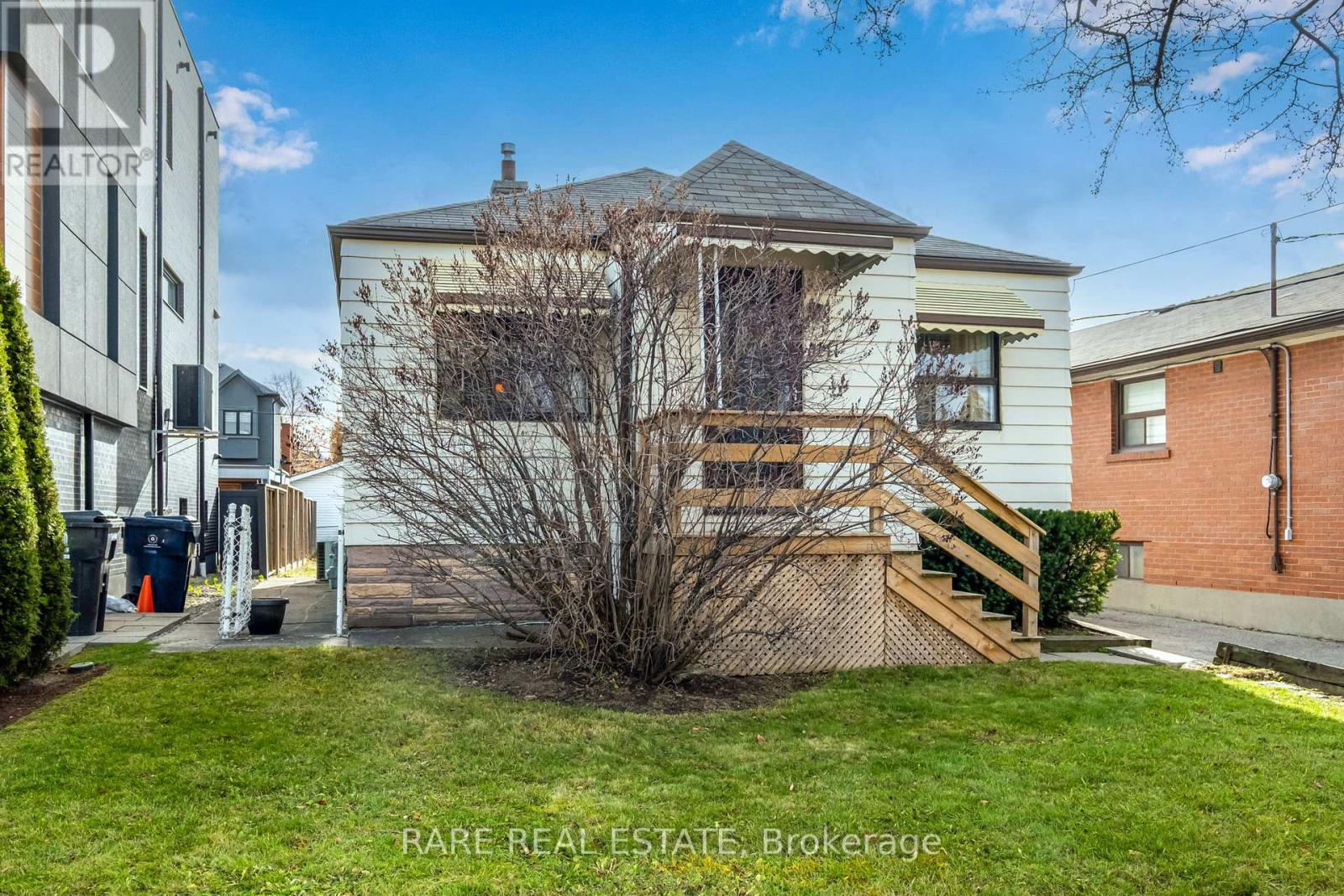 1141 Glengrove Avenue, Toronto (Yorkdale-Glen Park), Ontario  M6B 2K5 - Photo 5 - W12753452