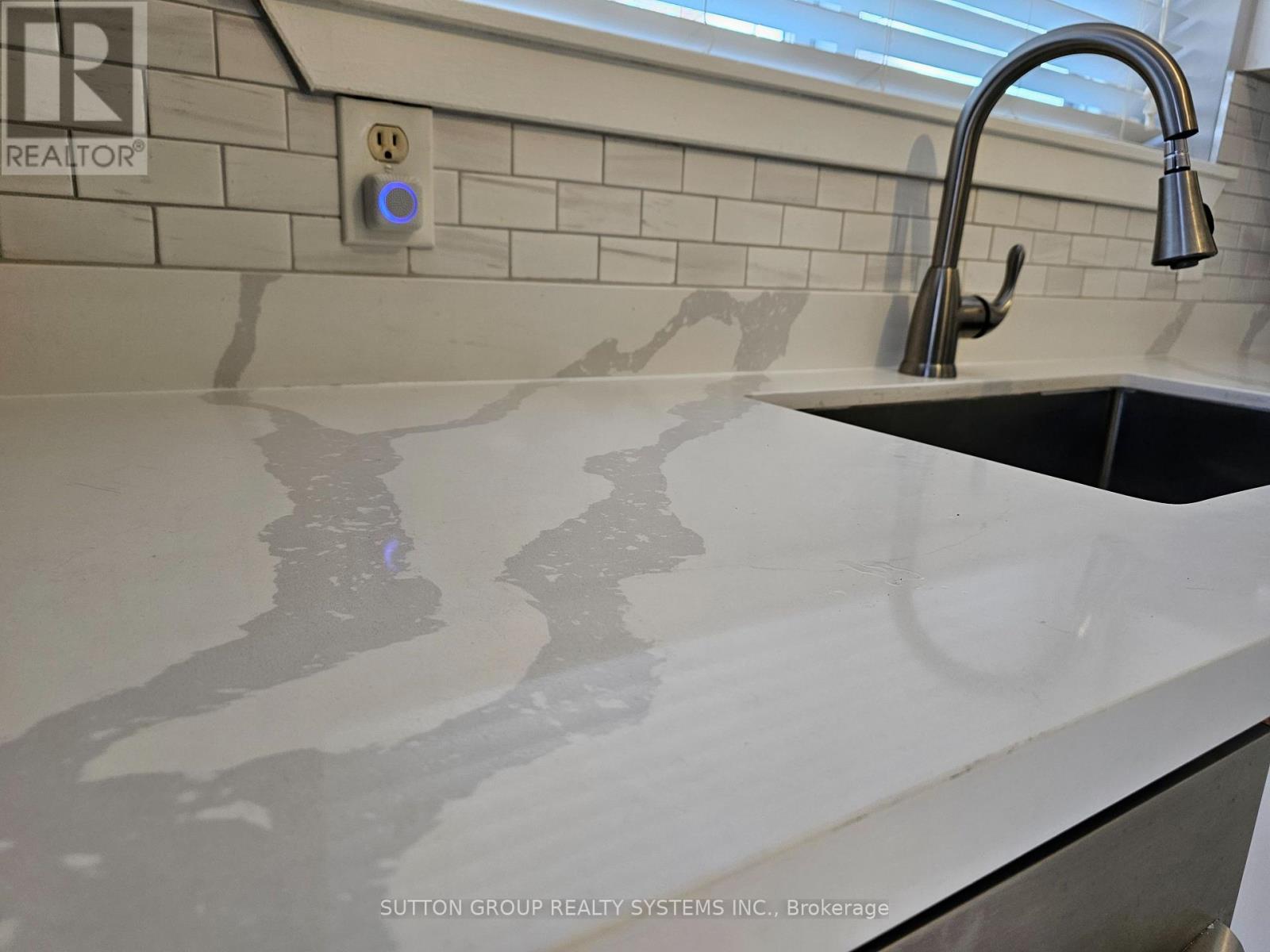 205 Elm Avenue, Milton, Ontario  L9T 2S7 - Photo 5 - W12754768