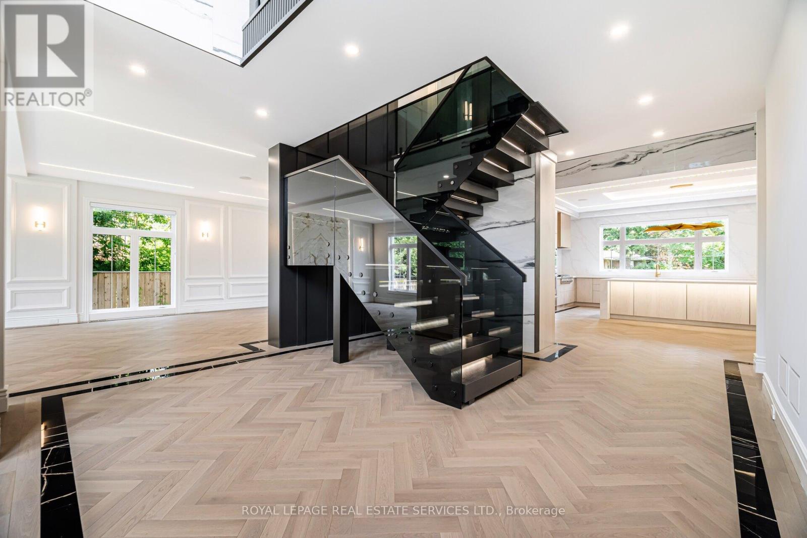 2014 Lakeshore Road W, Oakville (Br Bronte), Ontario  L6L 1G7 - Photo 17 - W12755092