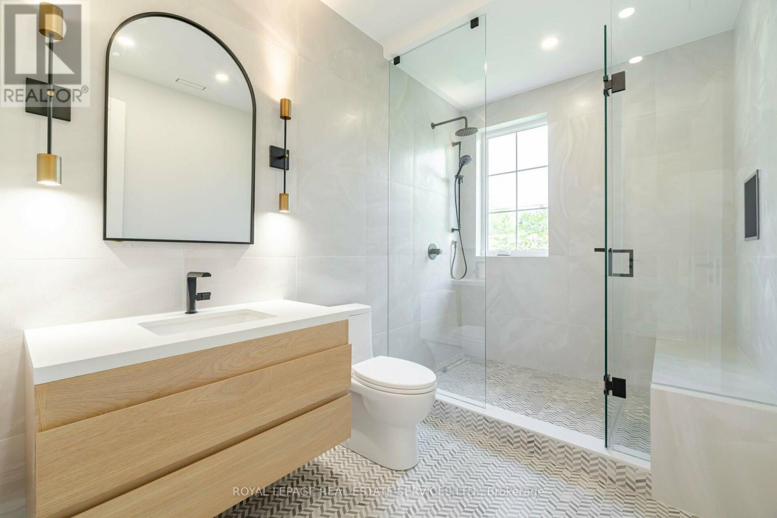 2014 Lakeshore Road W, Oakville (Br Bronte), Ontario  L6L 1G7 - Photo 30 - W12755092