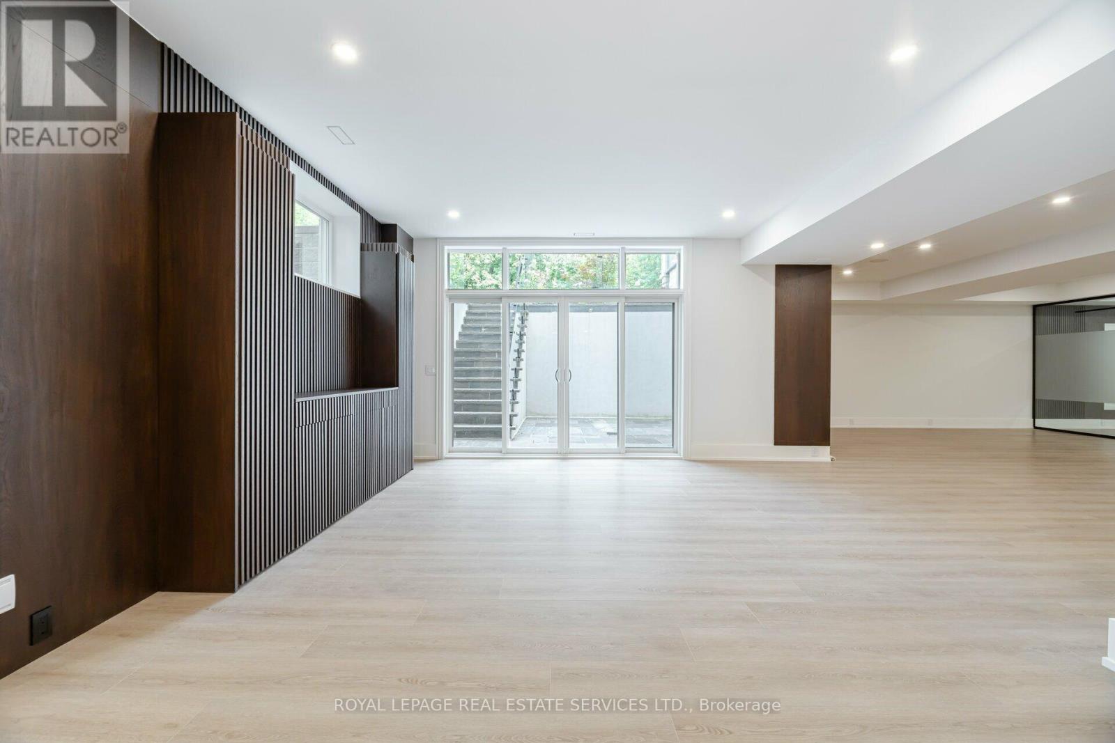 2014 Lakeshore Road W, Oakville (Br Bronte), Ontario  L6L 1G7 - Photo 41 - W12755092