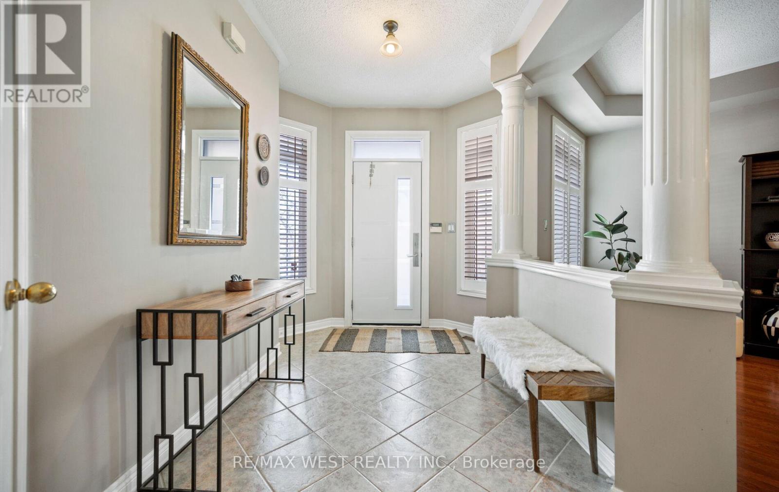 3374 Artesian Drive, Mississauga, Ontario  L5M 7J9 - Photo 5 - W12754920