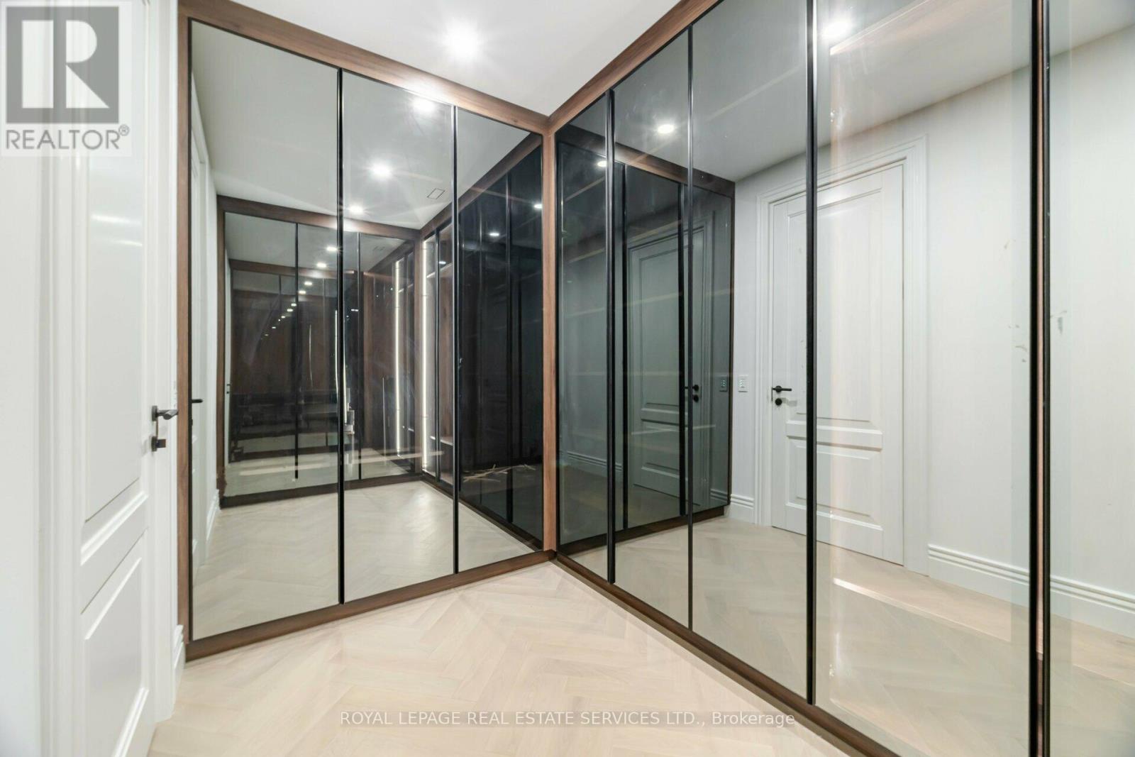 2014 Lakeshore Road W, Oakville (Br Bronte), Ontario  L6L 1G7 - Photo 25 - W12755092