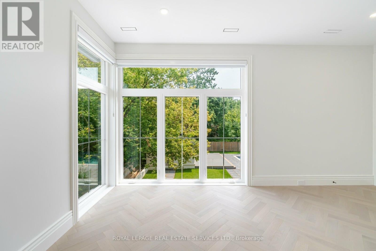 2014 Lakeshore Road W, Oakville (Br Bronte), Ontario  L6L 1G7 - Photo 29 - W12755092