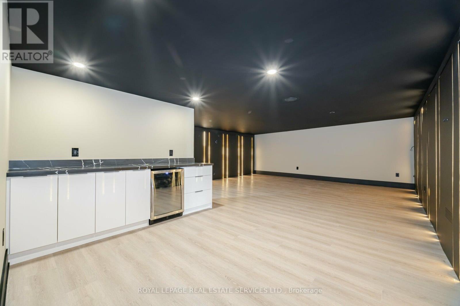 2014 Lakeshore Road W, Oakville (Br Bronte), Ontario  L6L 1G7 - Photo 37 - W12755092