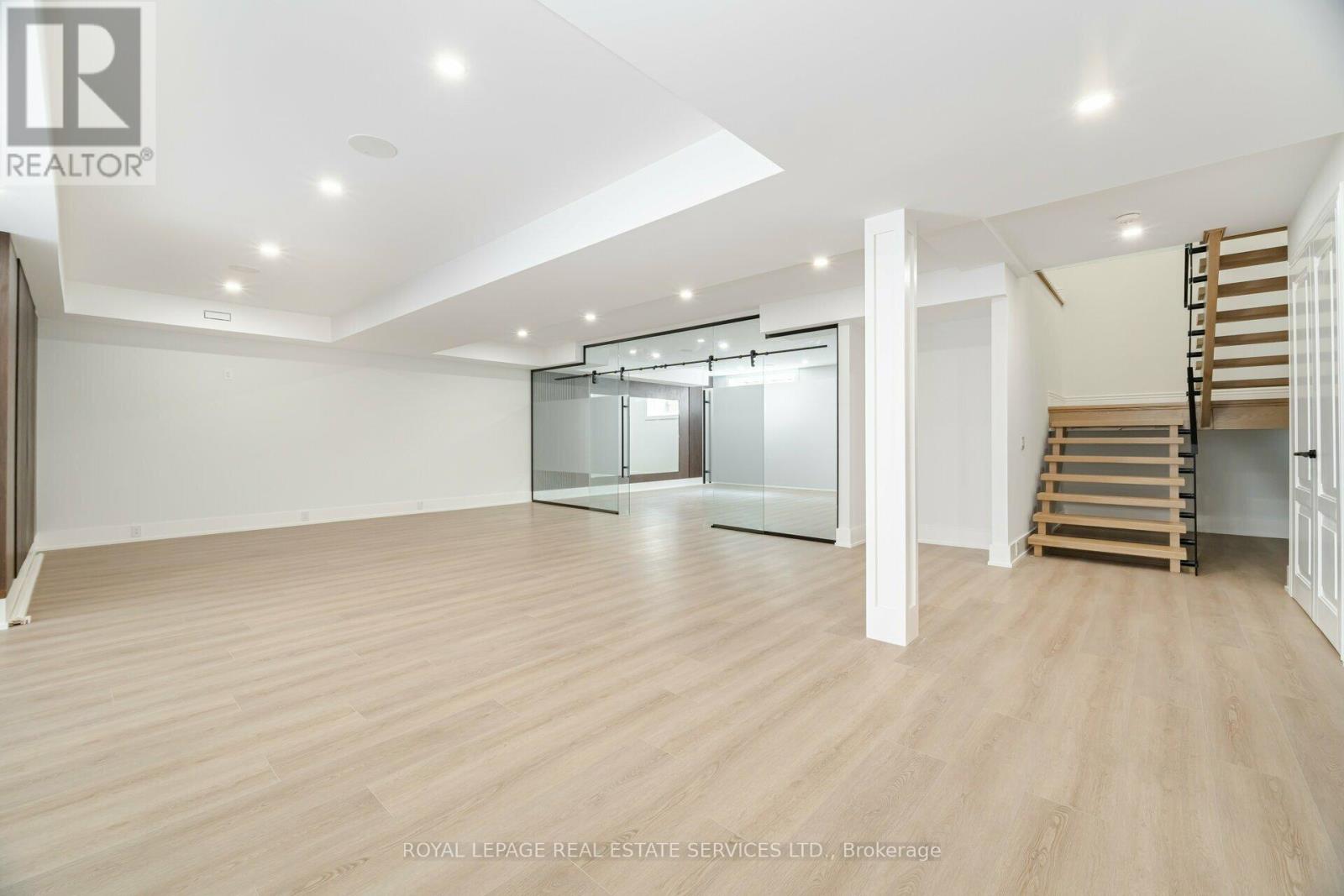 2014 Lakeshore Road W, Oakville (Br Bronte), Ontario  L6L 1G7 - Photo 33 - W12755092