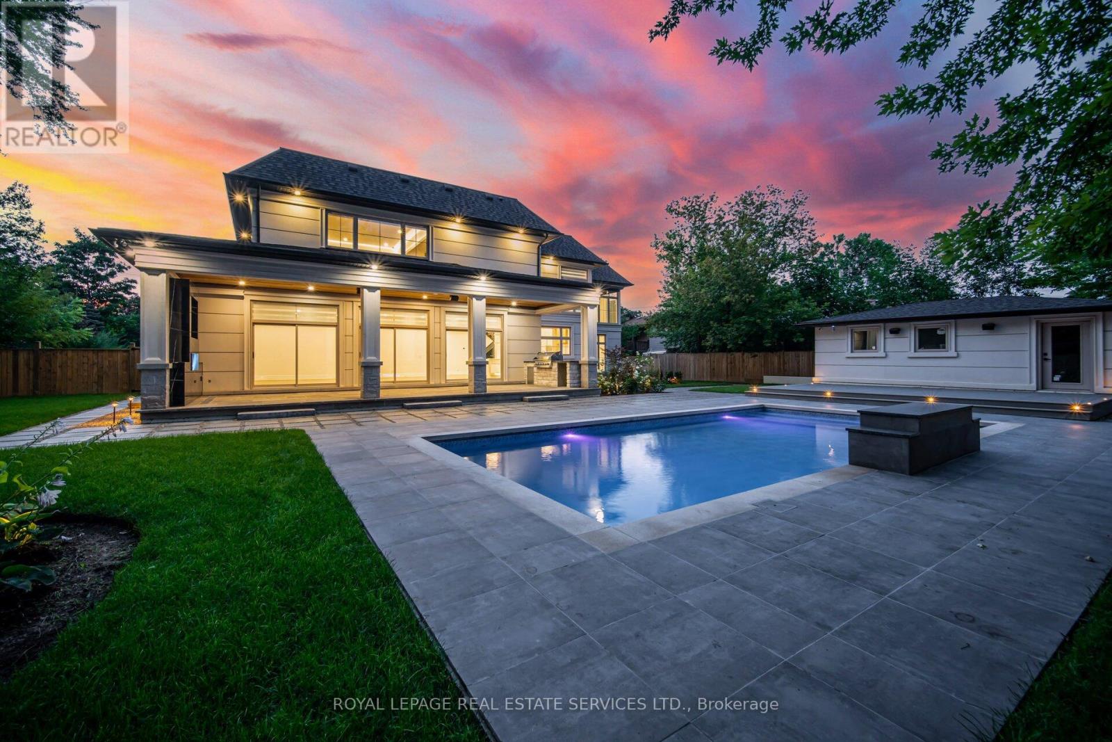 2014 Lakeshore Road W, Oakville (Br Bronte), Ontario  L6L 1G7 - Photo 46 - W12755092