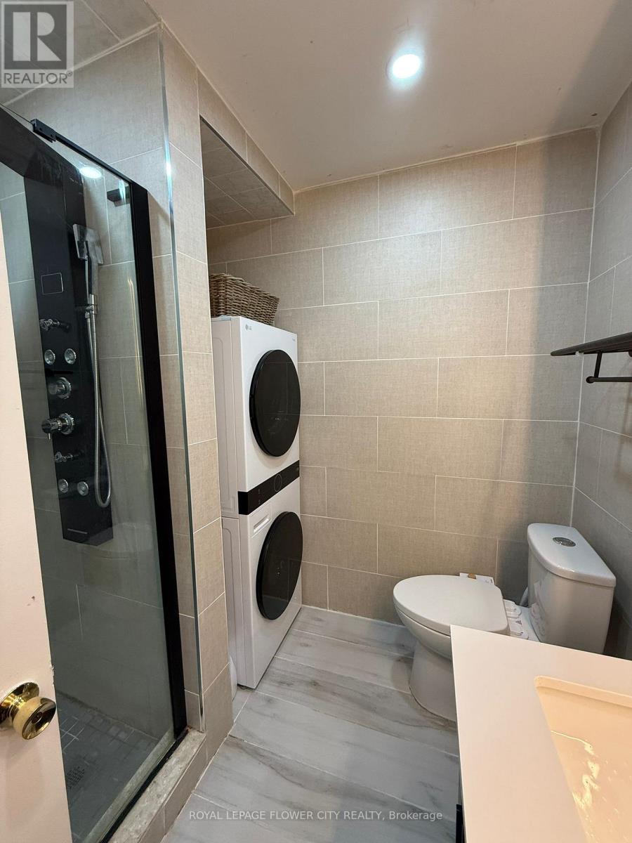 30 Duncanwood Dr Drive, Toronto, Ontario  M9L 2C4 - Photo 3 - W12755938