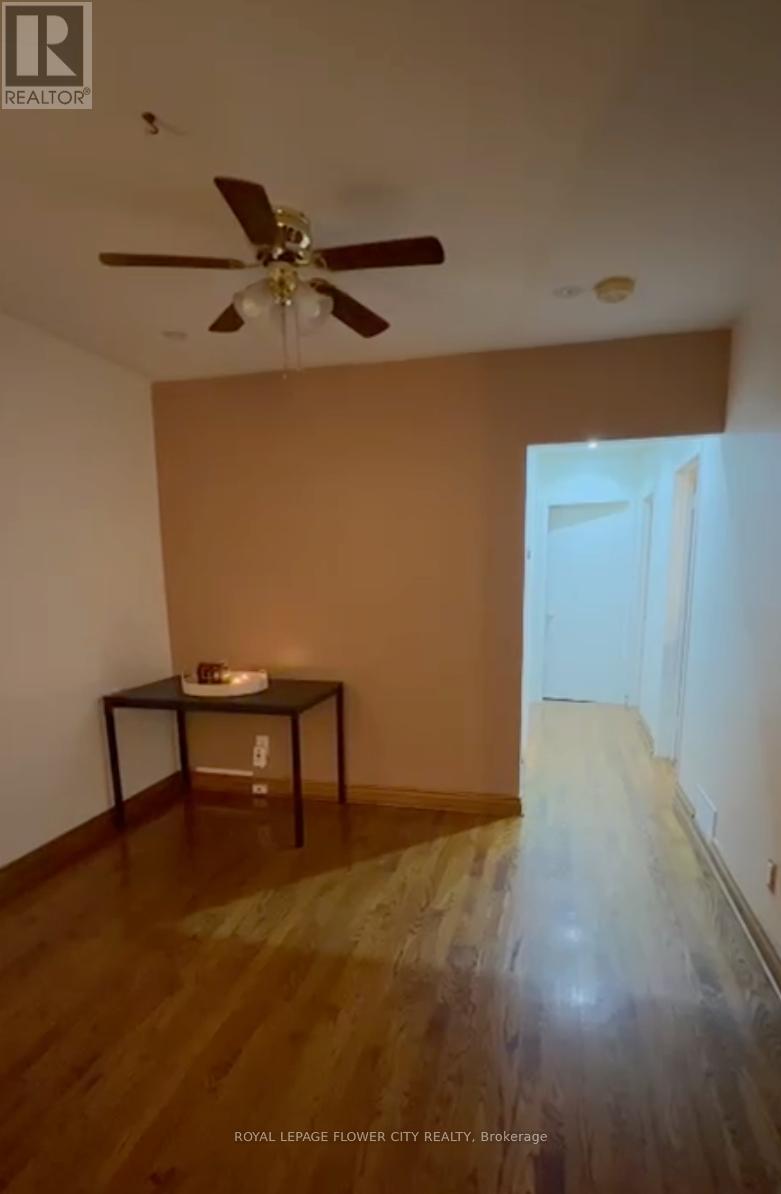 30 Duncanwood Dr Drive, Toronto, Ontario  M9L 2C4 - Photo 2 - W12755938