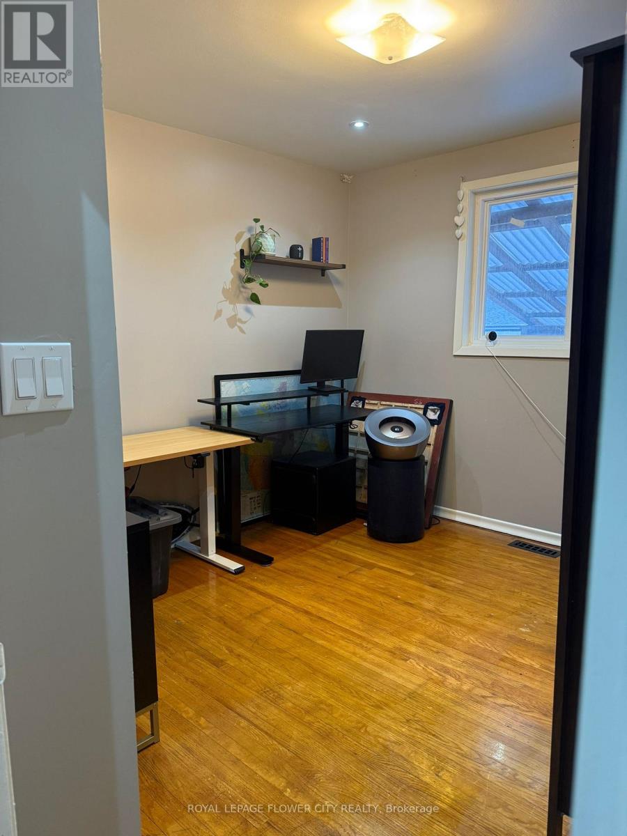 30 Duncanwood Dr Drive, Toronto, Ontario  M9L 2C4 - Photo 7 - W12755938