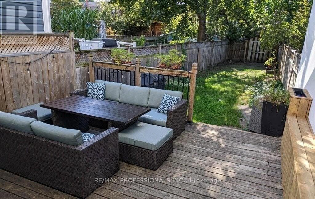 670 Beresford Avenue, Toronto, Ontario  M6S 3C5 - Photo 38 - W12756758