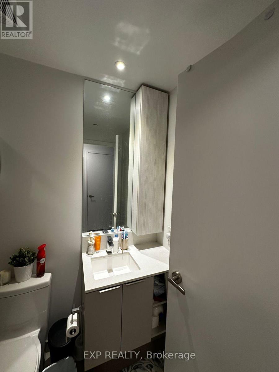 2211 - 3900 Confederation Parkway, Mississauga, Ontario  L5B 0K7 - Photo 11 - W12756230