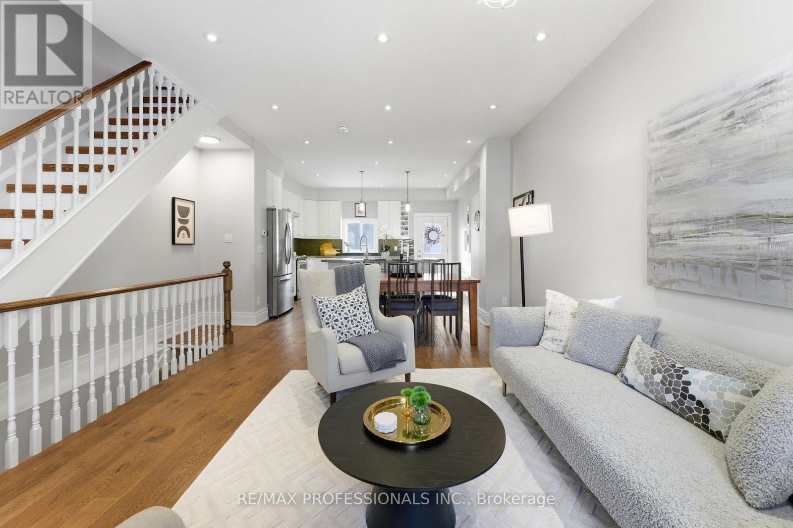 670 Beresford Avenue, Toronto, Ontario  M6S 3C5 - Photo 6 - W12756758