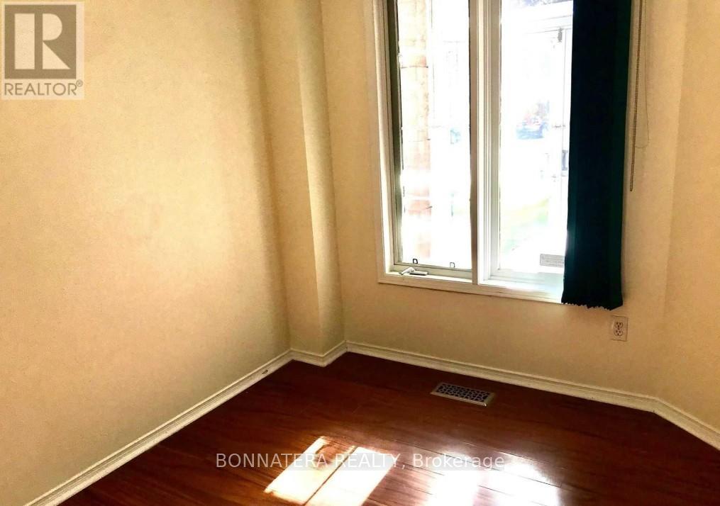 5359 Bullrush Drive, Mississauga, Ontario  L5V 2C1 - Photo 4 - W12757976