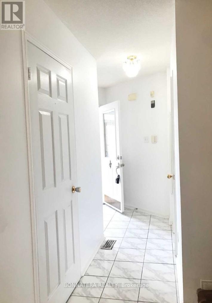 5359 Bullrush Drive, Mississauga, Ontario  L5V 2C1 - Photo 10 - W12757976