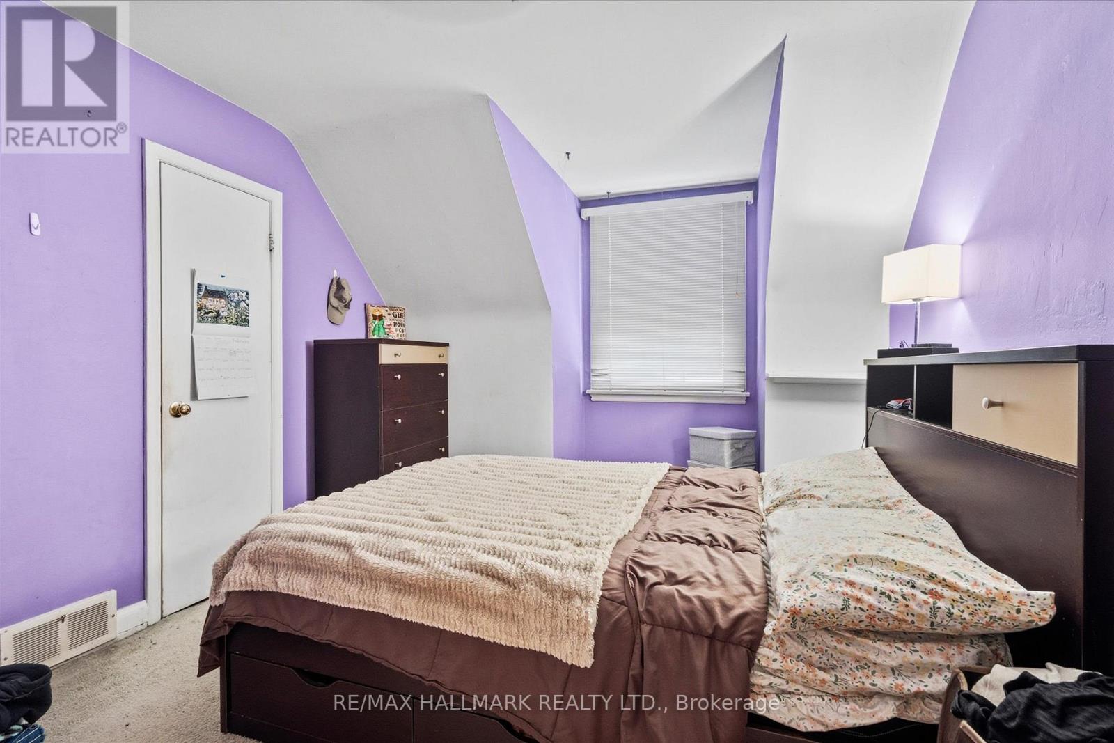 94 Ballacaine Drive, Toronto, Ontario  M8Y 4B8 - Photo 20 - W12759040