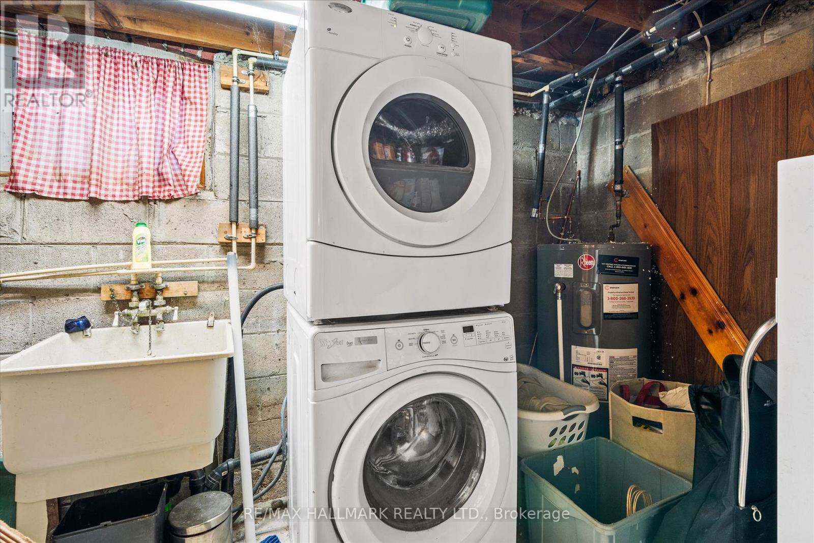 94 Ballacaine Drive, Toronto, Ontario  M8Y 4B8 - Photo 29 - W12759040