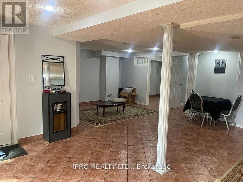 Bsmt - 824 Preston Manor Drive, Mississauga, Ontario  L5V 2L5 - Photo 6 - W12759052