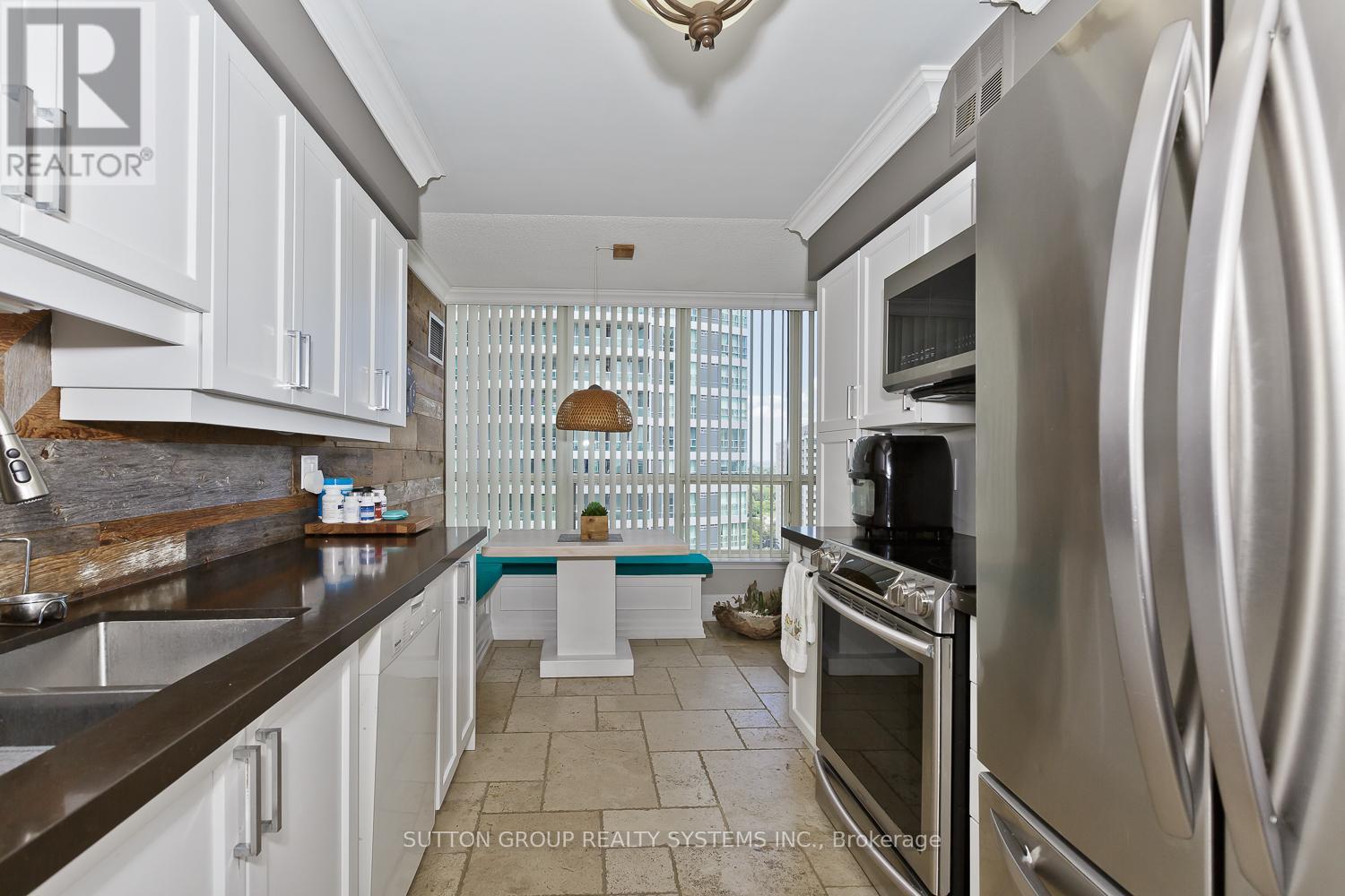 1611 - 55 Elm Drive W, Mississauga, Ontario  L5B 3Z3 - Photo 12 - W12759058