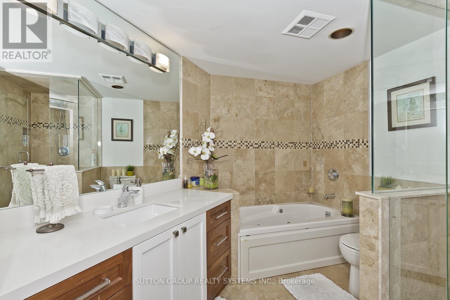 1611 - 55 Elm Drive W, Mississauga, Ontario  L5B 3Z3 - Photo 16 - W12759058