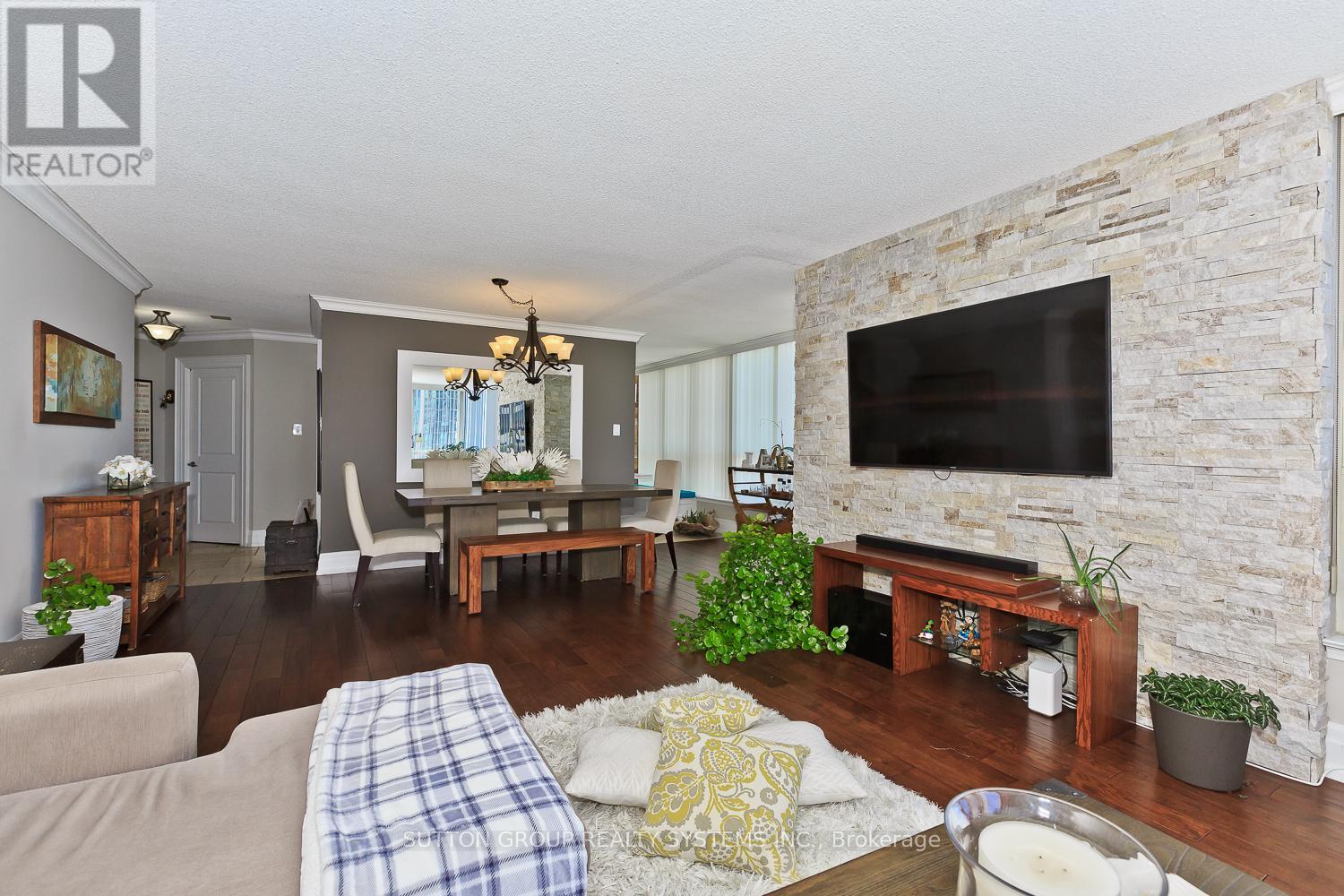 1611 - 55 Elm Drive W, Mississauga, Ontario  L5B 3Z3 - Photo 18 - W12759058