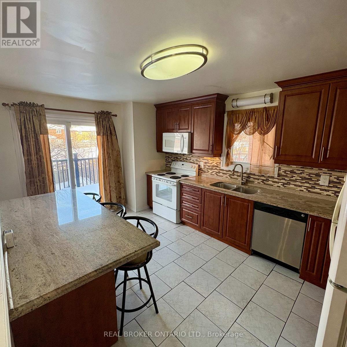 63 Acadian Heights, Brampton, Ontario  L6Y 4H3 - Photo 11 - W12759182