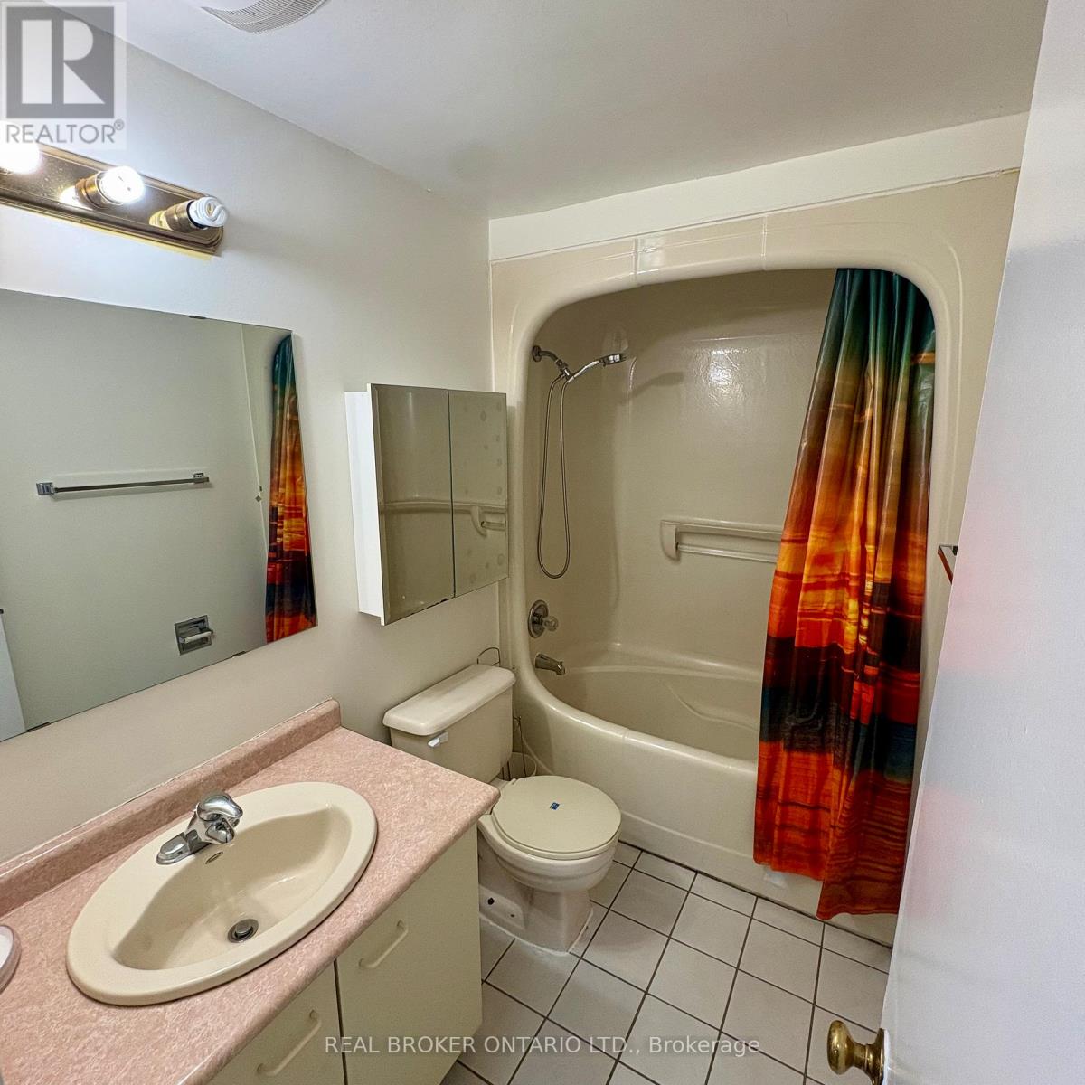 63 Acadian Heights, Brampton, Ontario  L6Y 4H3 - Photo 21 - W12759182