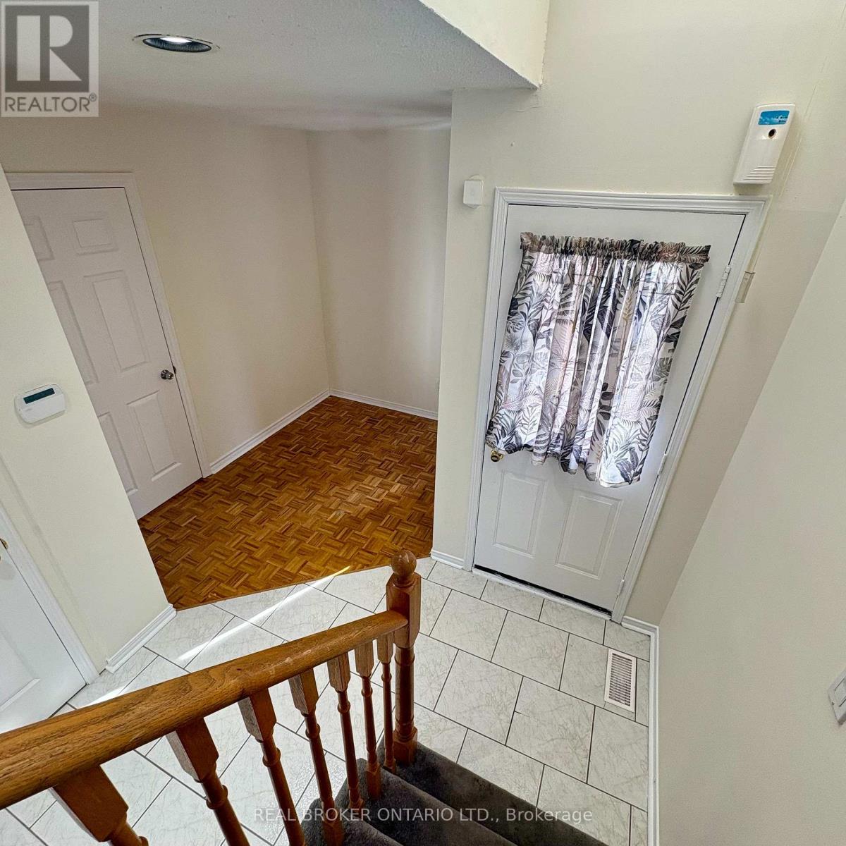 63 Acadian Heights, Brampton, Ontario  L6Y 4H3 - Photo 6 - W12759182