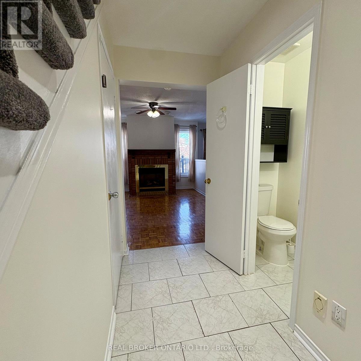 63 Acadian Heights, Brampton, Ontario  L6Y 4H3 - Photo 7 - W12759182