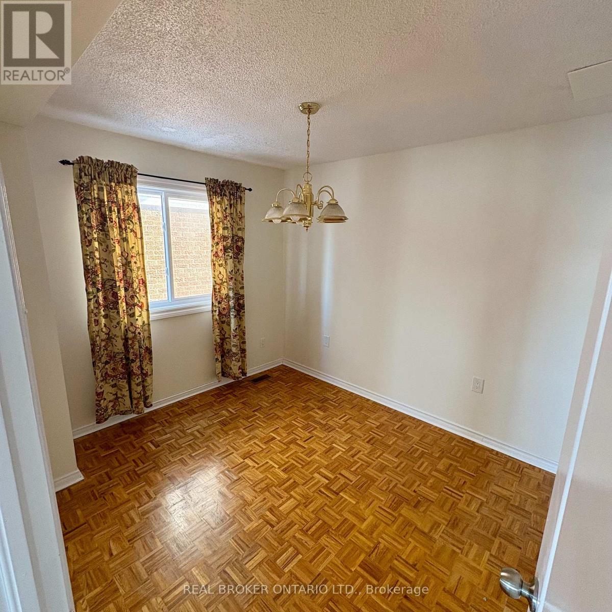 63 Acadian Heights, Brampton, Ontario  L6Y 4H3 - Photo 9 - W12759182