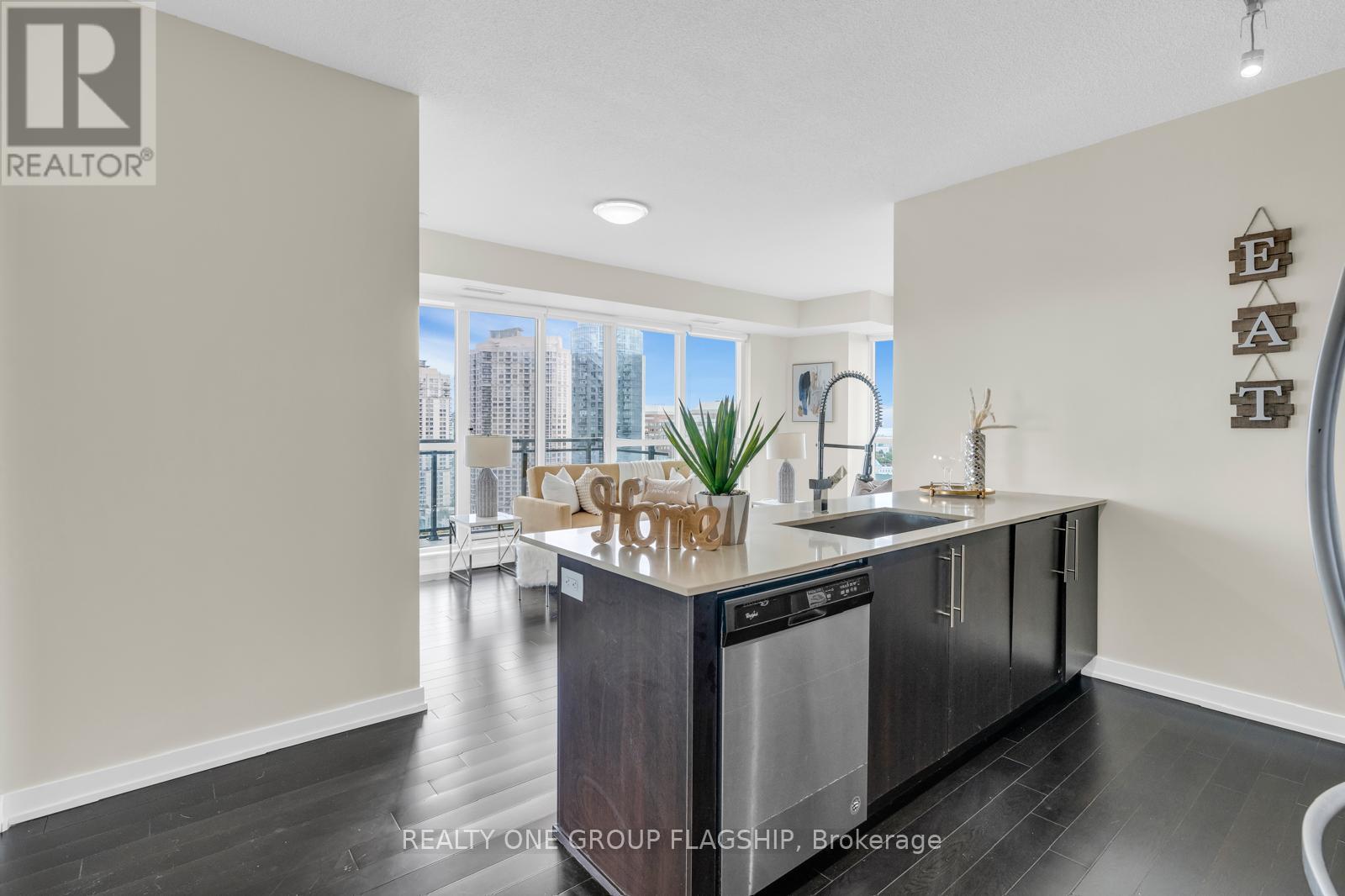 1909 - 510 Curran Place, Mississauga, Ontario  L5B 0J4 - Photo 9 - W12759250