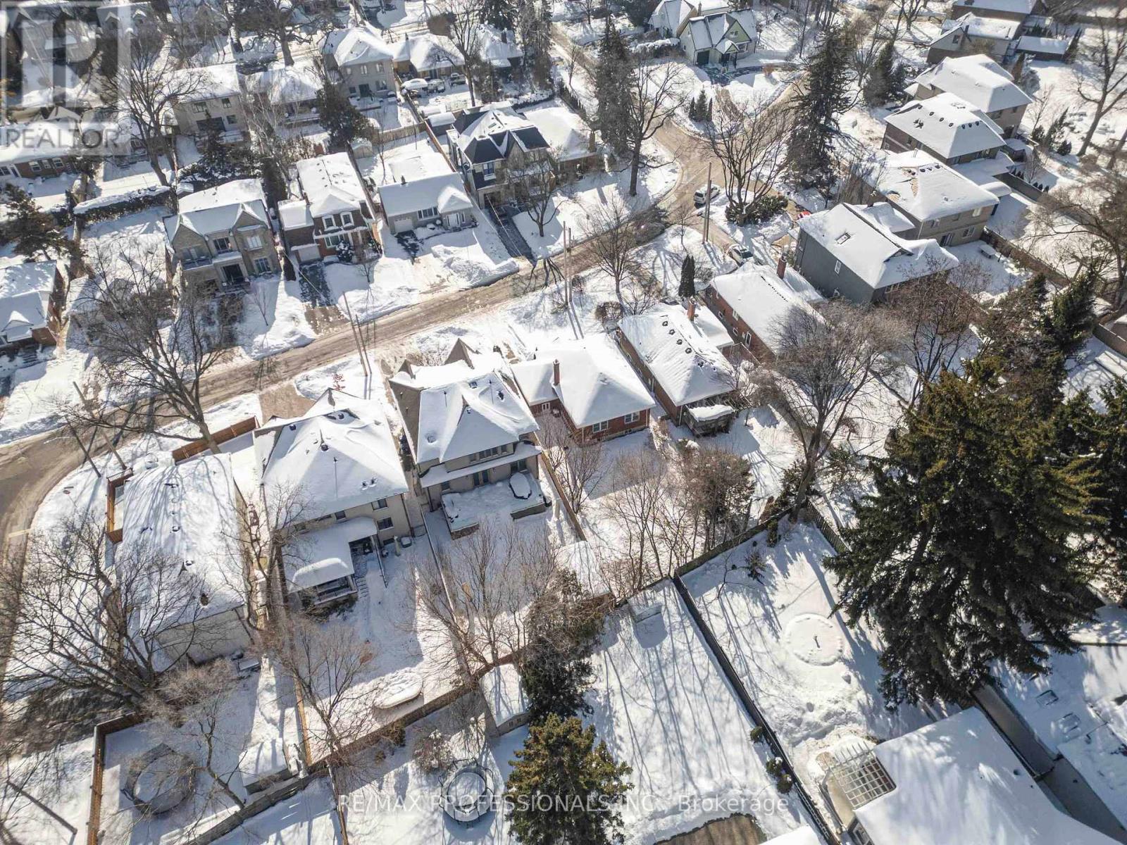 50 Old Oak Road, Toronto, Ontario  M9A 2V8 - Photo 22 - W12758004