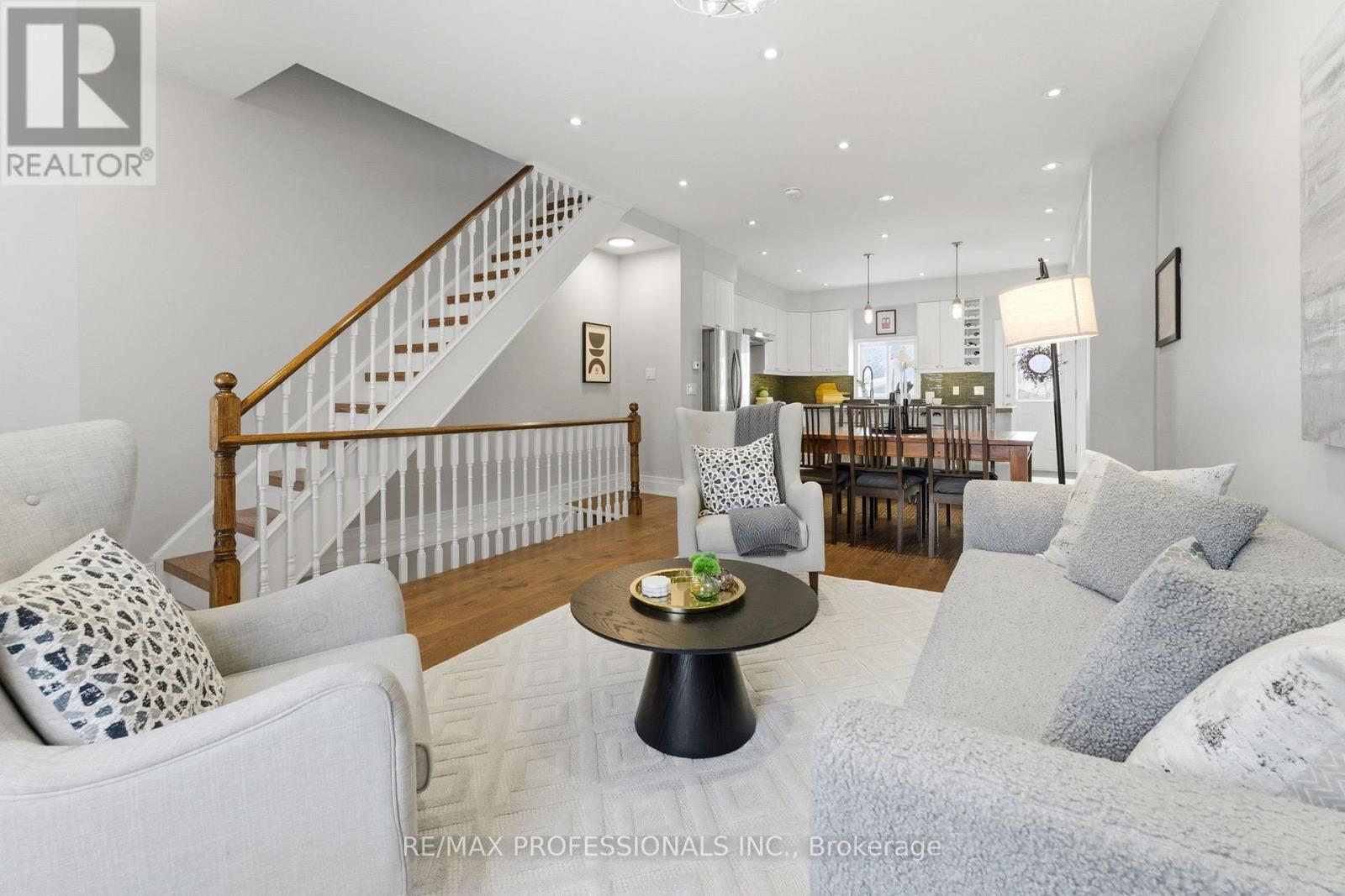 670 Beresford Avenue, Toronto, Ontario  M6S 3C5 - Photo 7 - W12756758