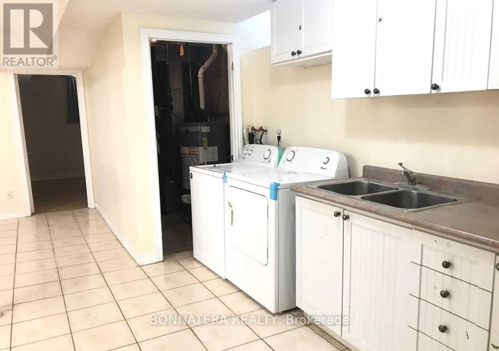 5359 Bullrush Drive, Mississauga, Ontario  L5V 2C1 - Photo 22 - W12757976