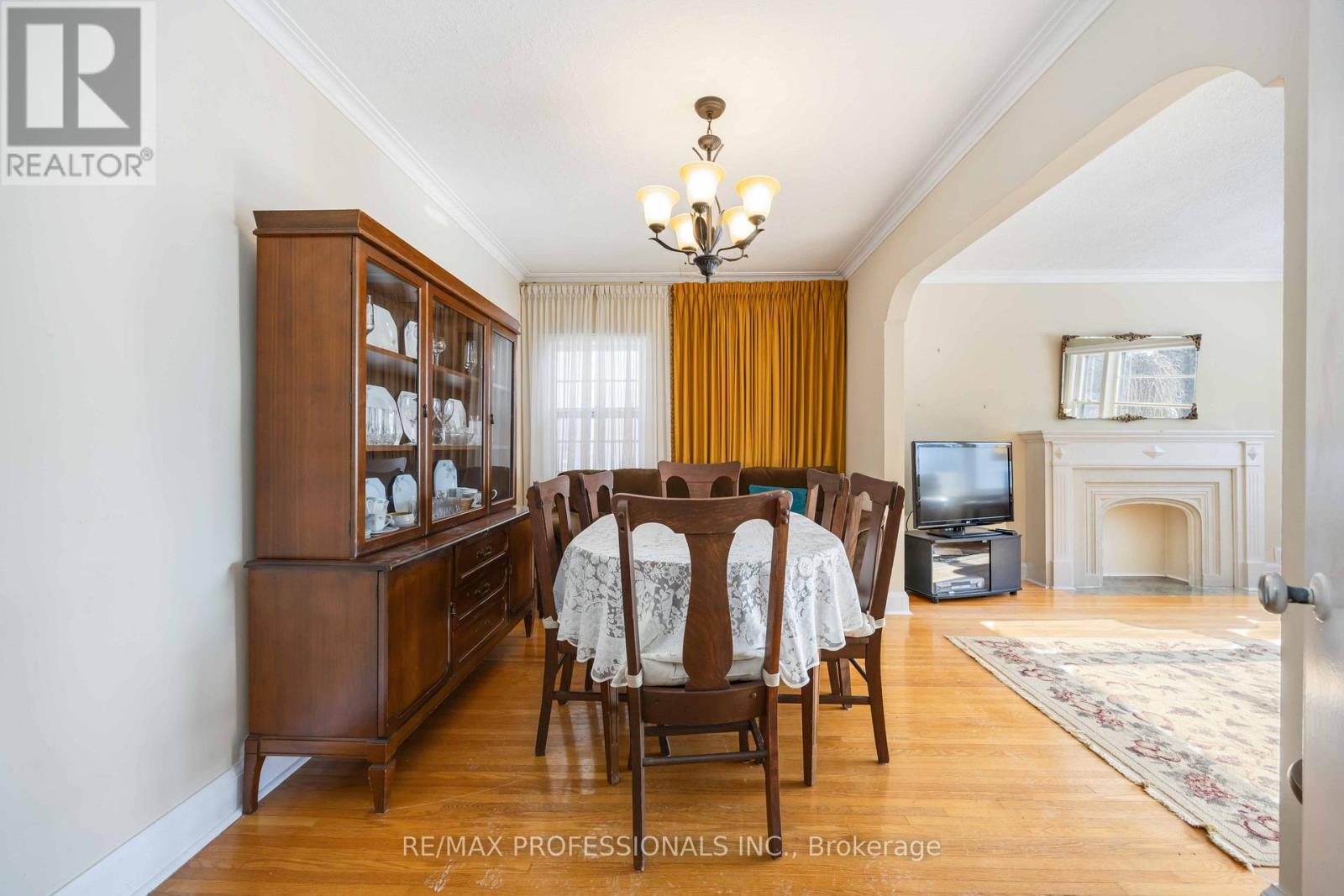 50 Old Oak Road, Toronto, Ontario  M9A 2V8 - Photo 7 - W12758004