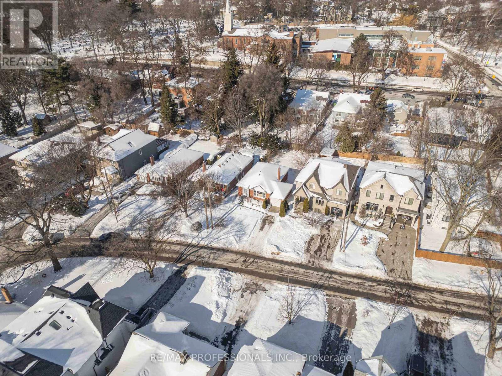 50 Old Oak Road, Toronto, Ontario  M9A 2V8 - Photo 19 - W12758004