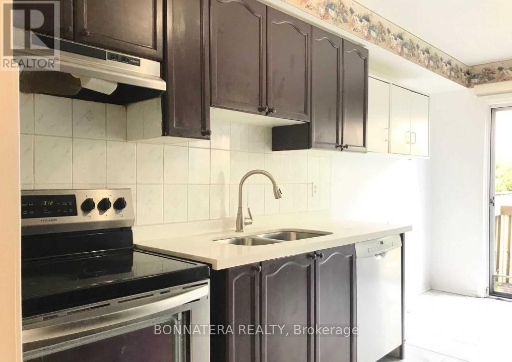 5359 Bullrush Drive, Mississauga, Ontario  L5V 2C1 - Photo 7 - W12757976