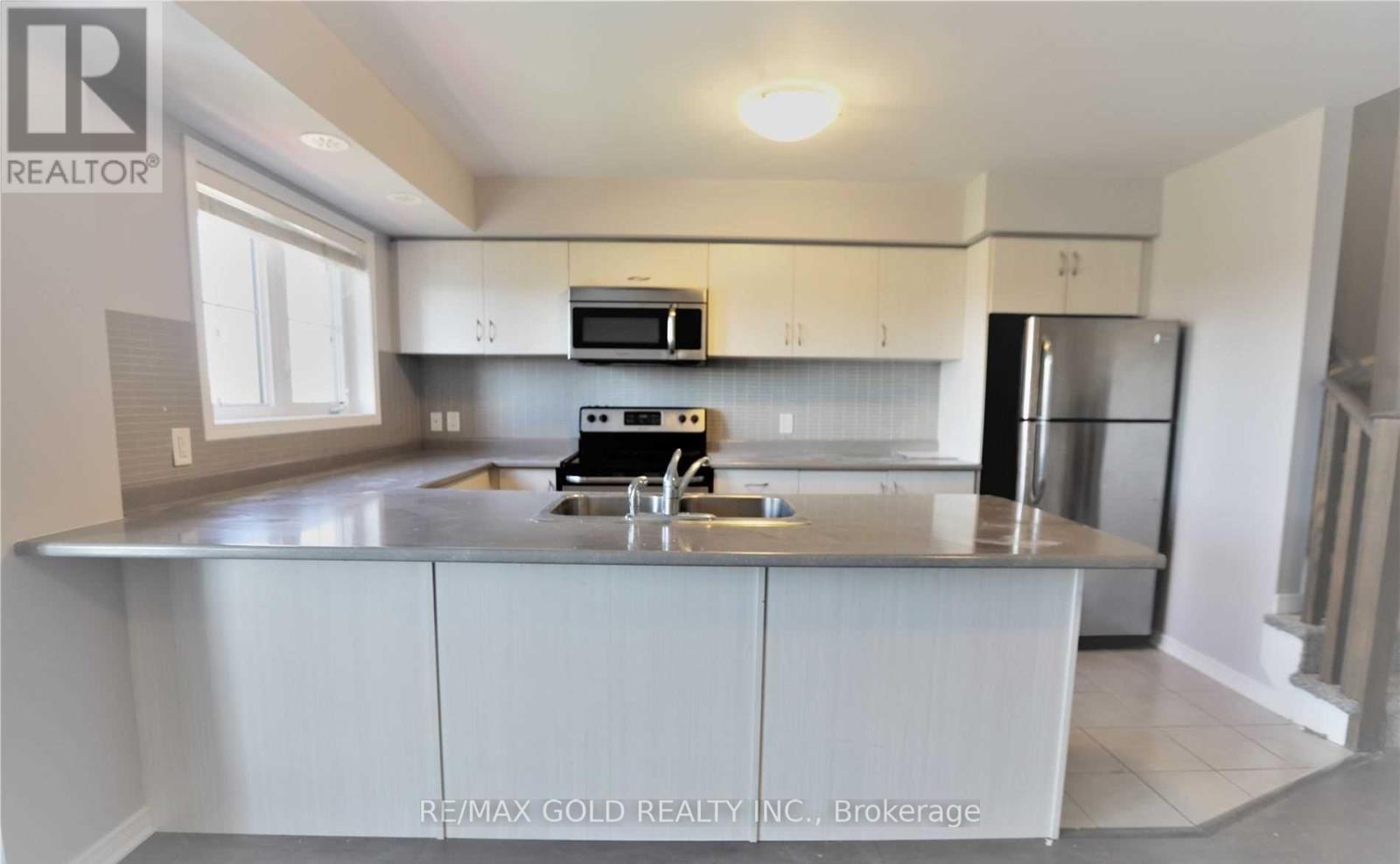 70 - 2441 Greenwich Drive, Oakville, Ontario  L6M 0S3 - Photo 9 - W12758142