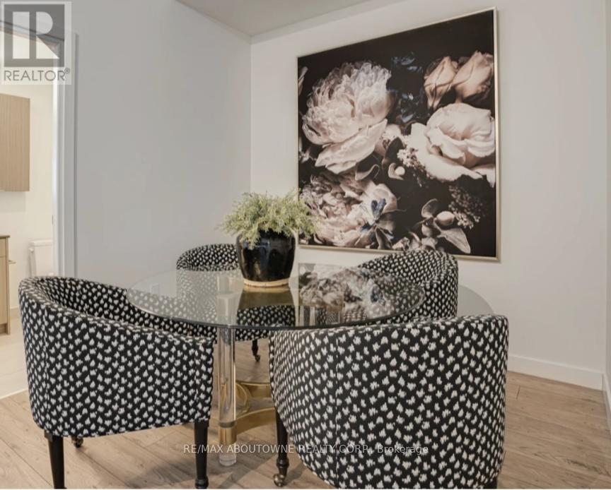 B0903 - 133 Bronte Road, Oakville, Ontario  L6L 3C1 - Photo 6 - W12758284