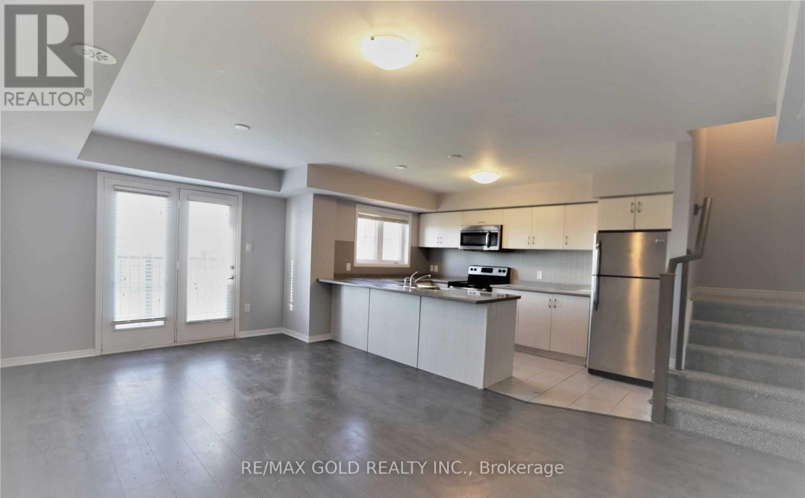 70 - 2441 Greenwich Drive, Oakville, Ontario  L6M 0S3 - Photo 3 - W12758142