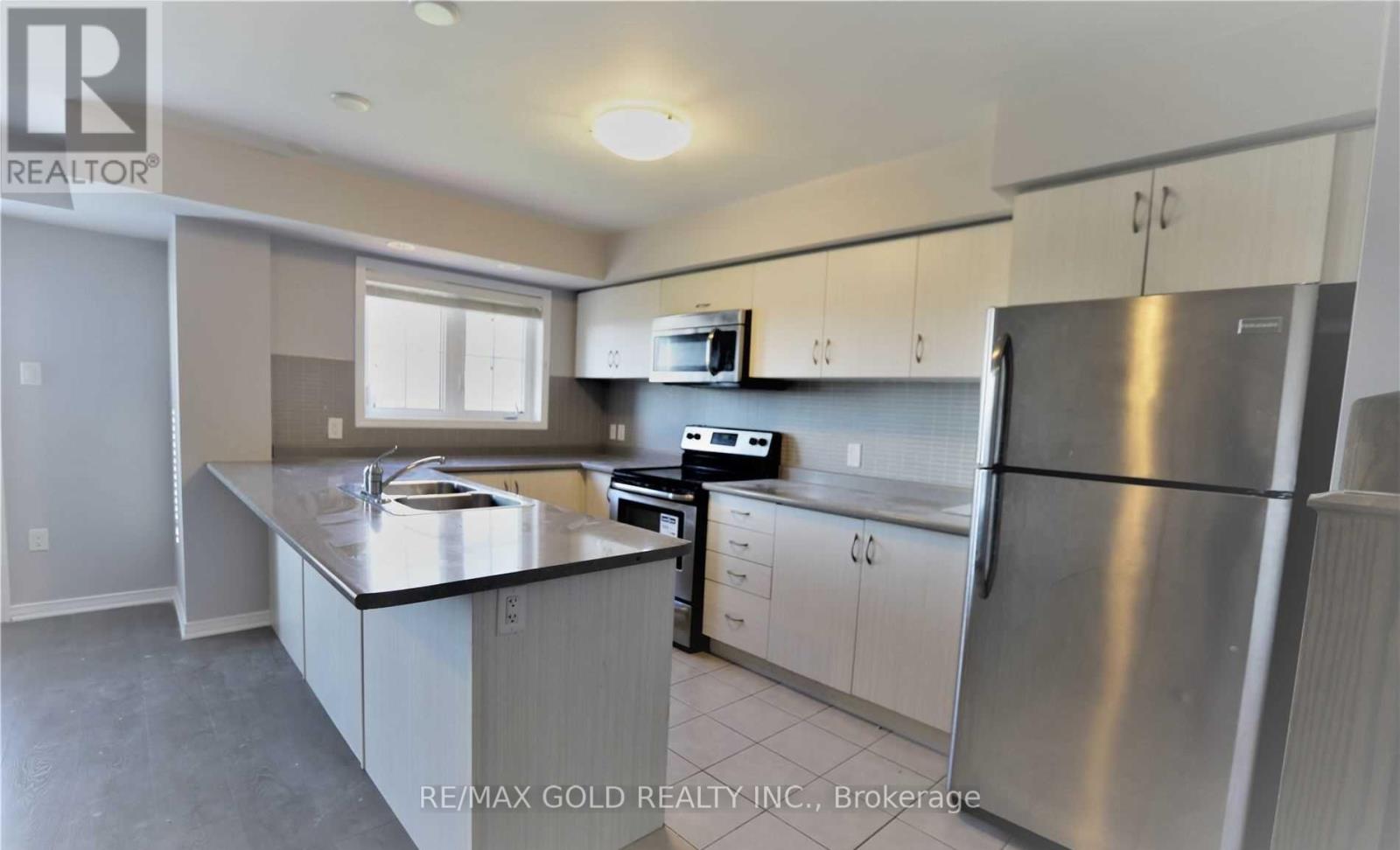 70 - 2441 Greenwich Drive, Oakville, Ontario  L6M 0S3 - Photo 10 - W12758142